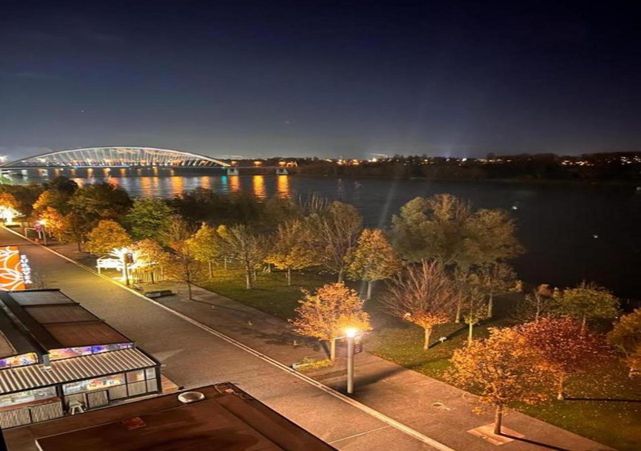 River Front Mezonet Eurovea Братислава Экстерьер фото