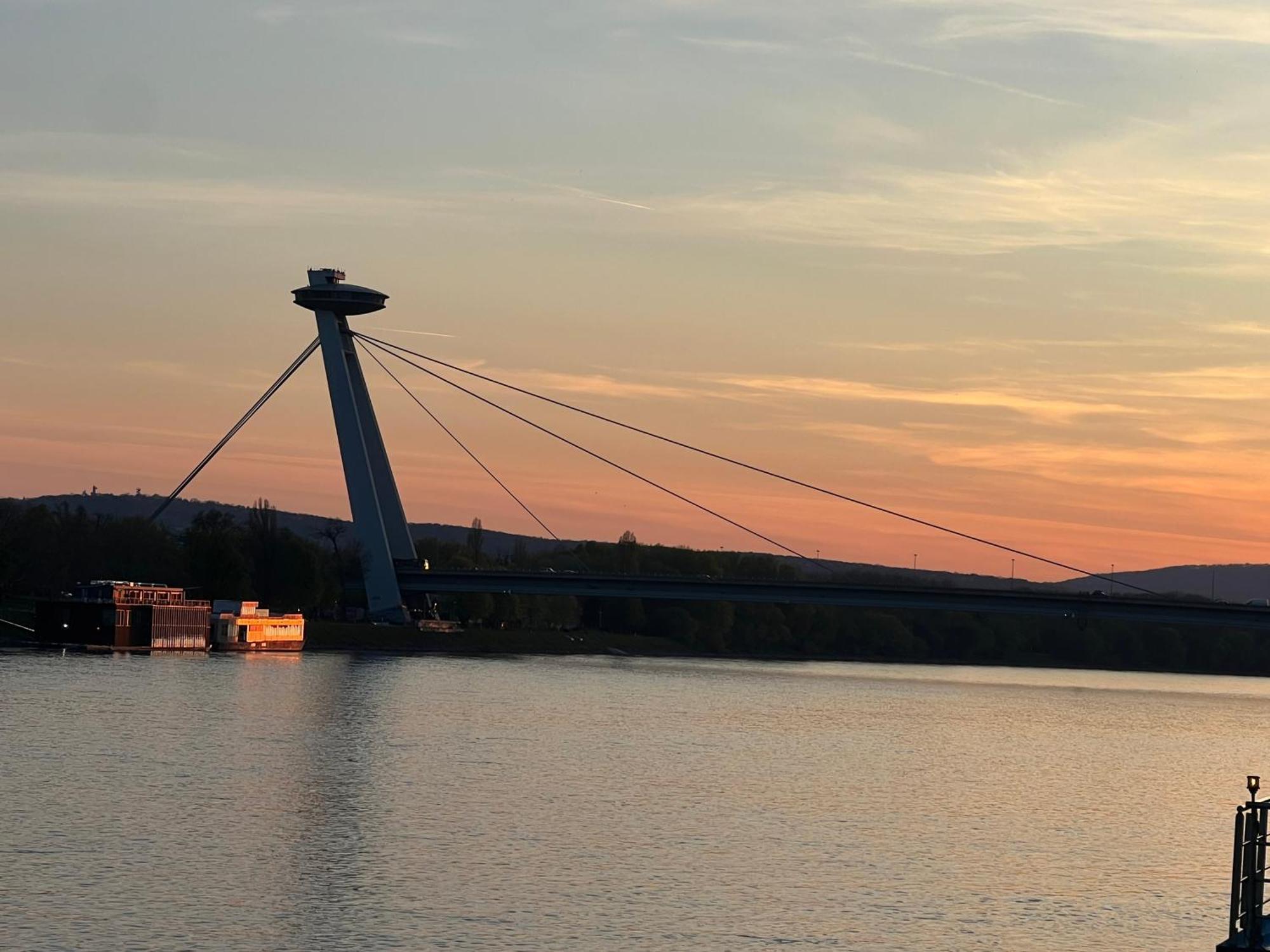 River Front Mezonet Eurovea Братислава Экстерьер фото